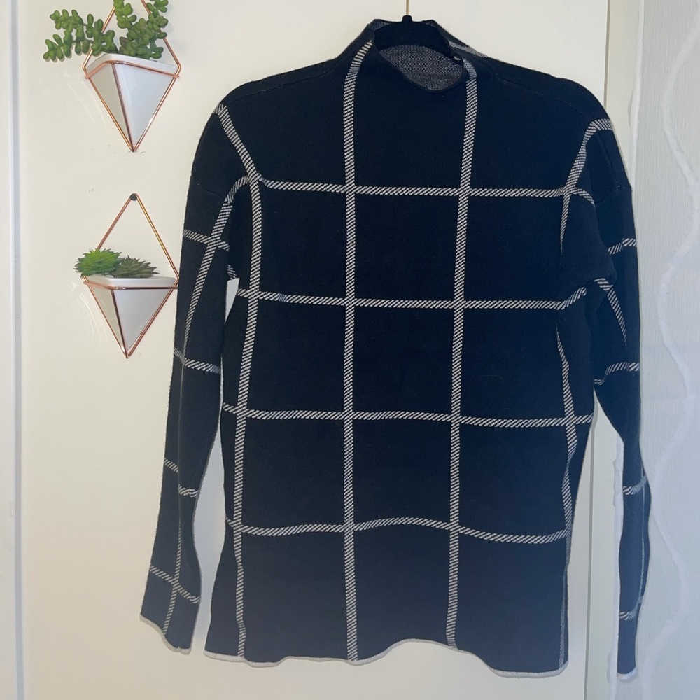 Turtle Neck Black Sweater Max Studio Grid Pattern